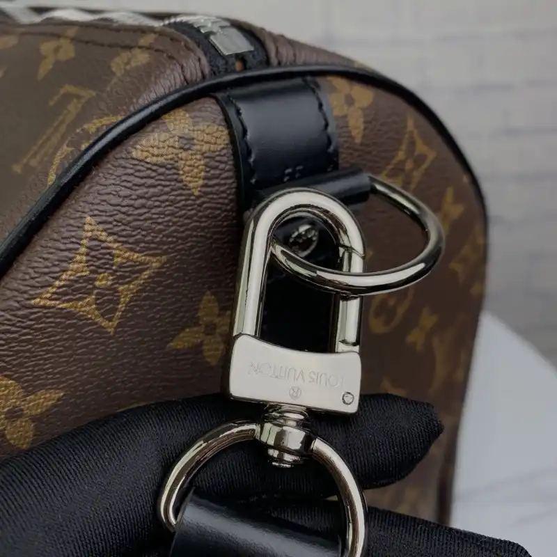 Fashionrepsfam ru LV Bags 1911B570009 0124