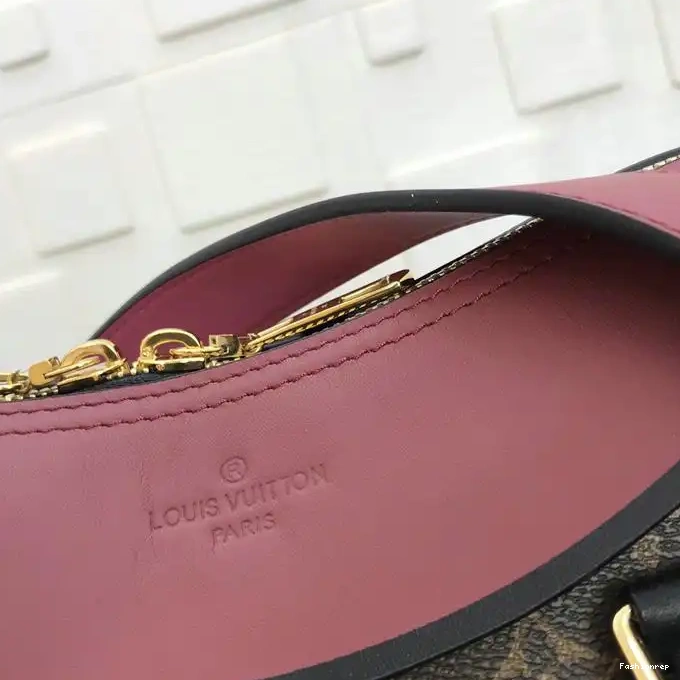 Fashionrepsfam ru LV 19T1L0337 Bags 0210