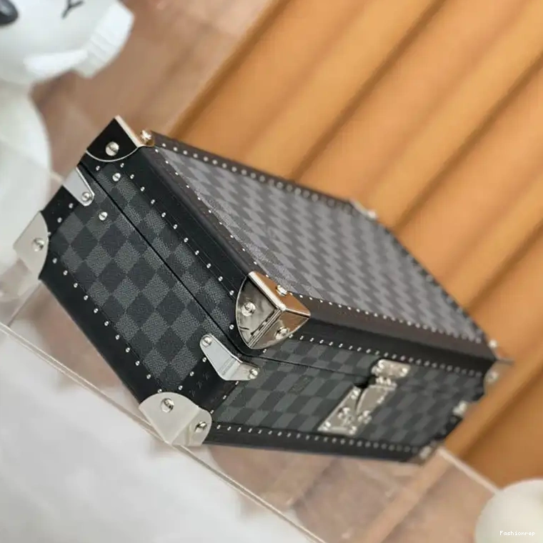 Fashionrepsfam ru LV 2411YA0173 Bags 0216