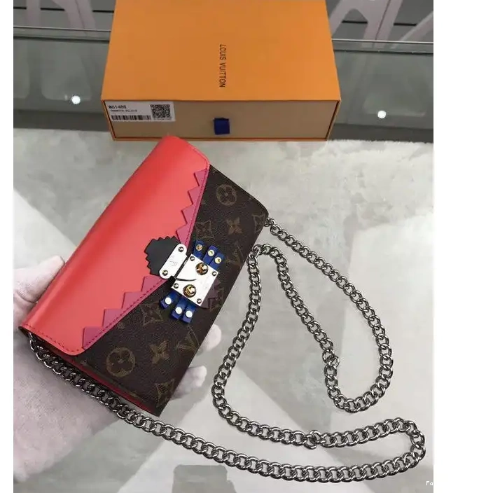 Fashionrepsfam ru LV Bags 19T1L0517 0212